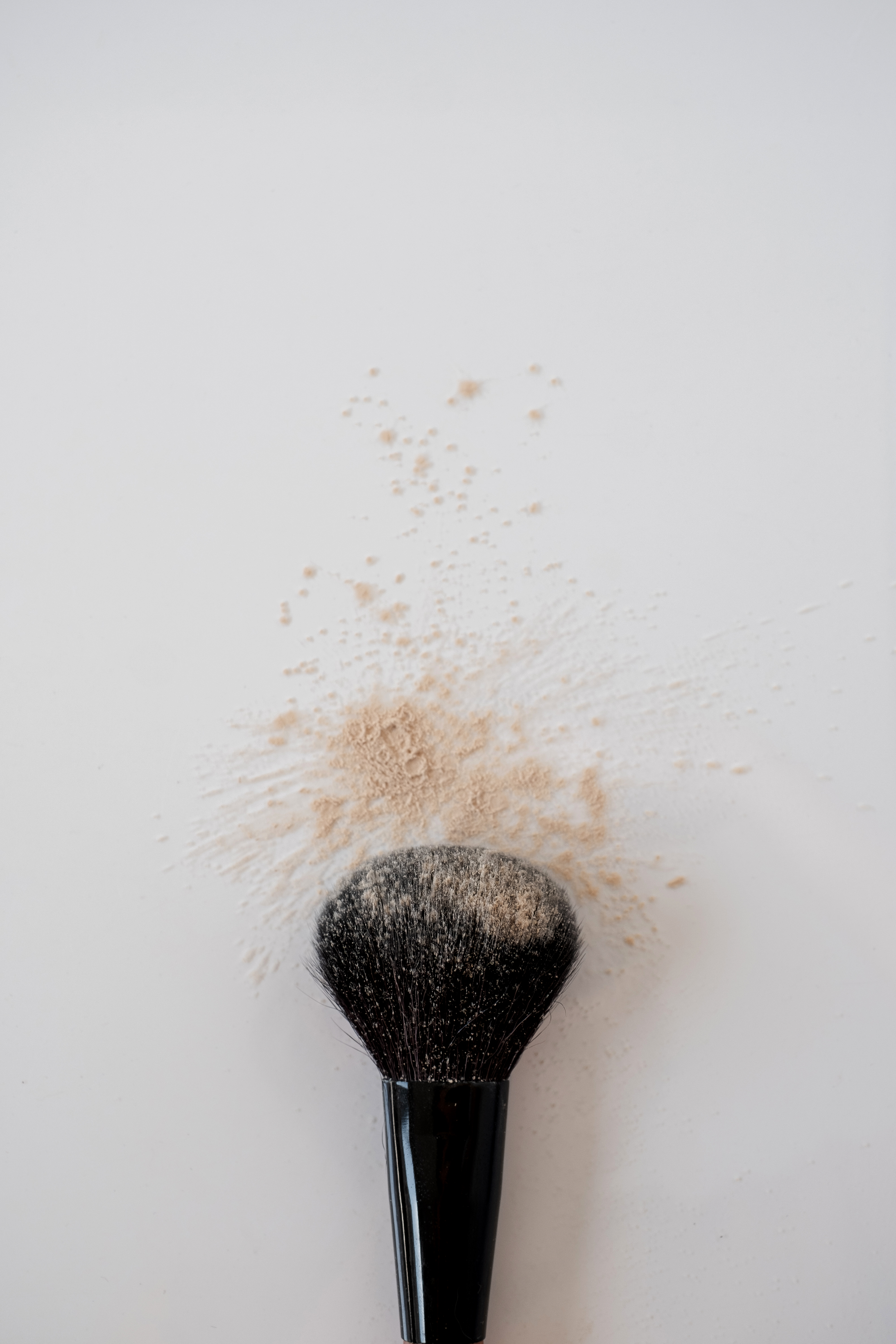 makeup-brush-beige-cosmetic-powder-scatt