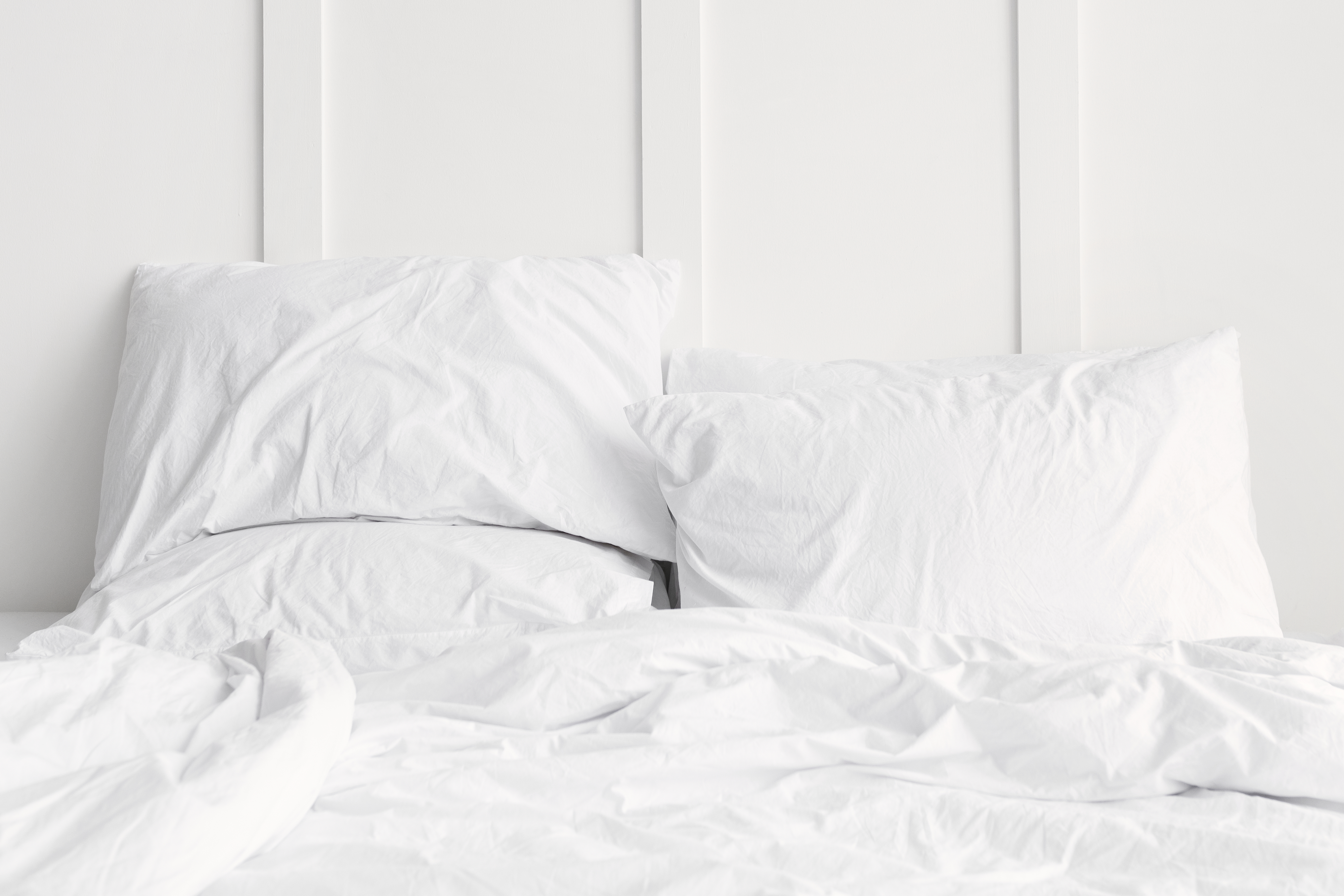 white-bed-linen-bed-white-bedroom.jpg?17